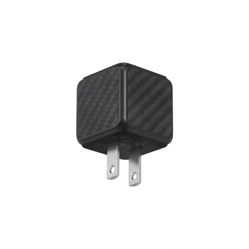 Pitaka USB-C 30W GaN Charger With Flex USB-C to USB-C Cable - Black-5.webp