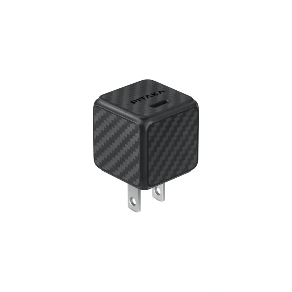 Pitaka USB-C 30W GaN Charger With Flex USB-C to USB-C Cable - Black-3.webp