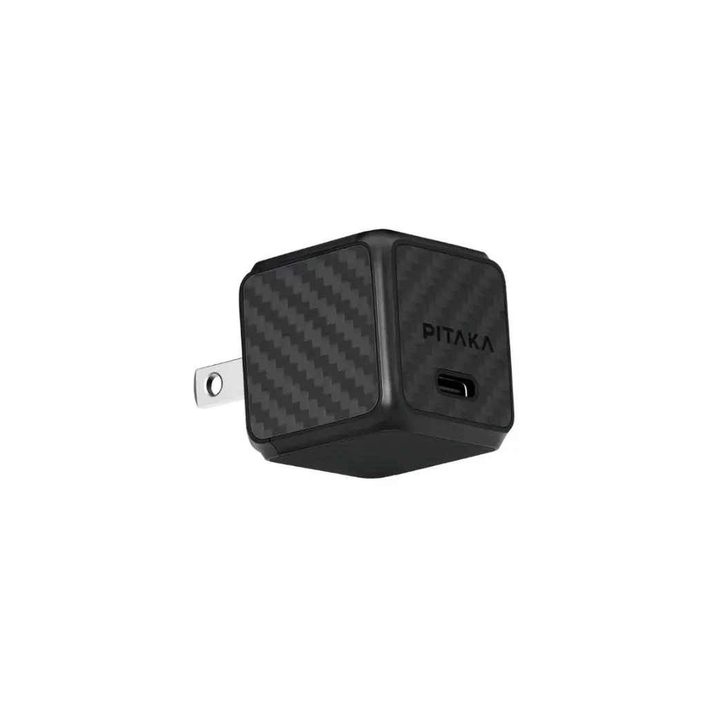 Pitaka USB-C 30W GaN Charger With Flex USB-C to USB-C Cable - Black-4.webp