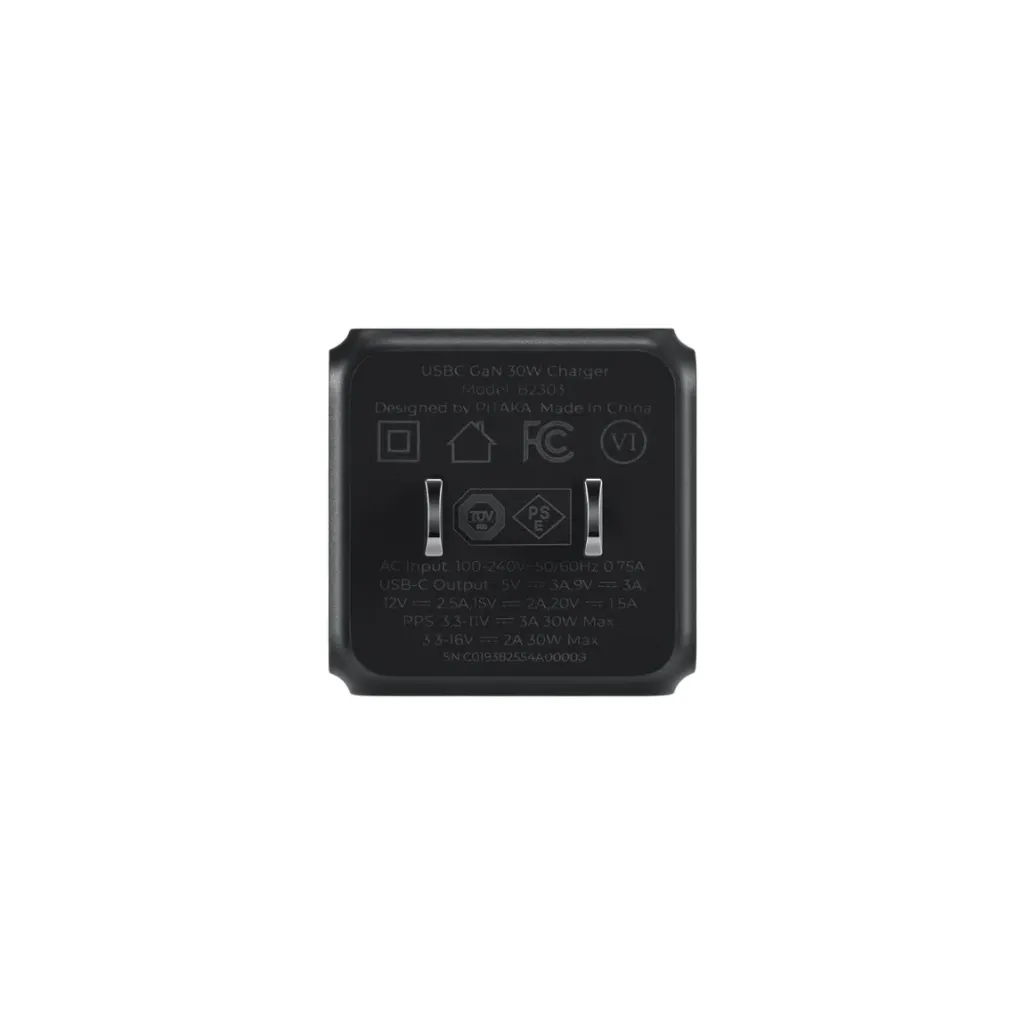 Pitaka USB-C 30W GaN Charger With Flex USB-C to USB-C Cable - Black-7.webp