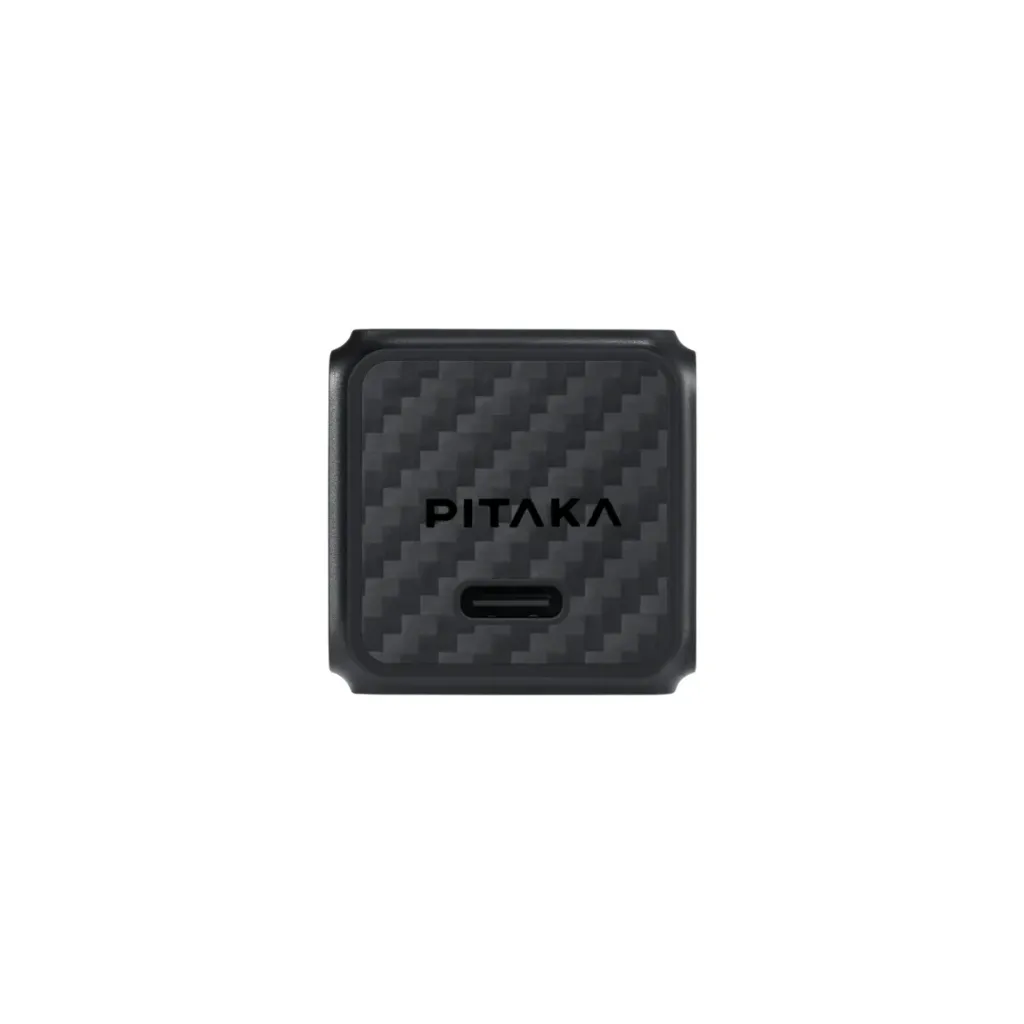 Pitaka USB-C 30W GaN Charger With Flex USB-C to USB-C Cable - Black-6.webp