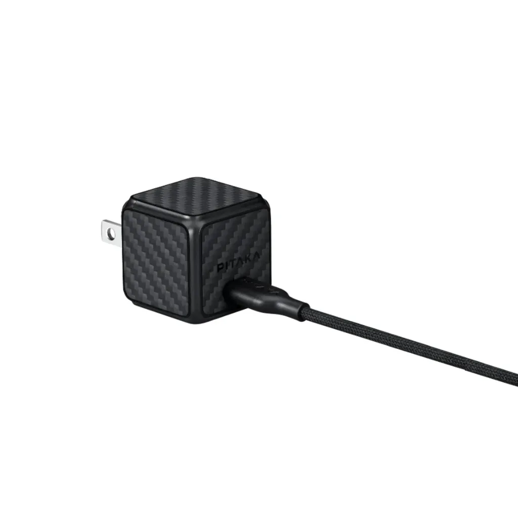 [70805401] Pitaka USB-C 30W GaN Charger With Flex USB-C to USB-C Cable - Black